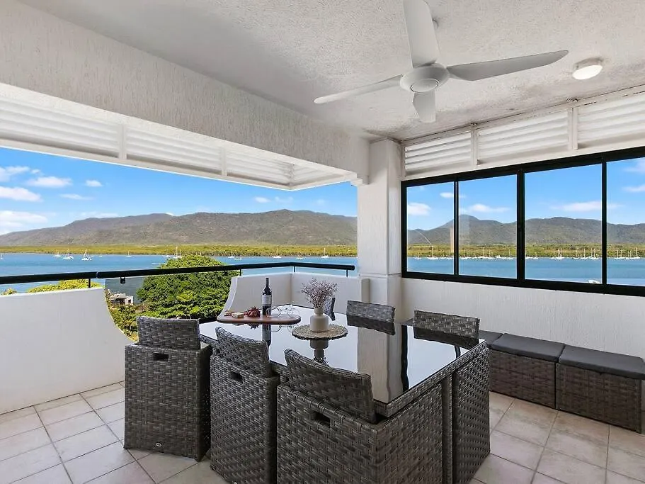 3 Bedroom Cbd Waterfront Luxury Apartment Кэрнс